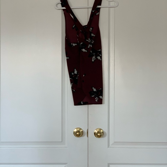 Burgundy floral tank top - Picture 2 of 5